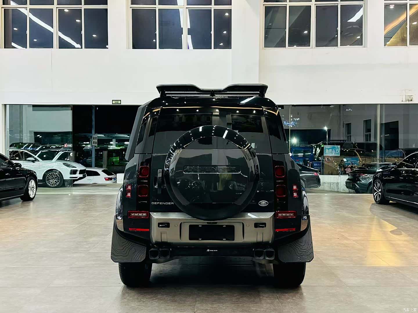 Land Rover Defender, 2025 все фото