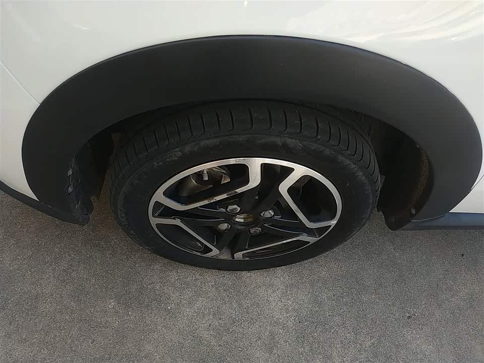 BAIC EC3