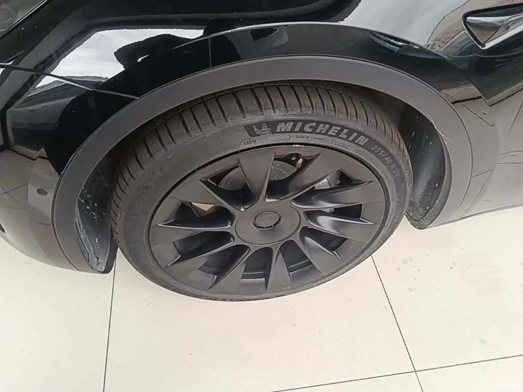 Tesla Model Y, 2022 23