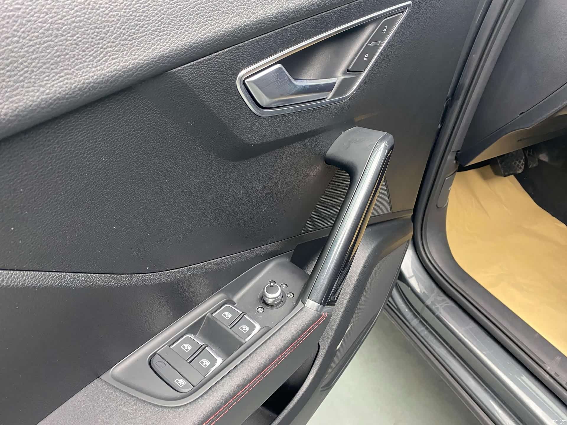 Audi Q2L, 2022 9
