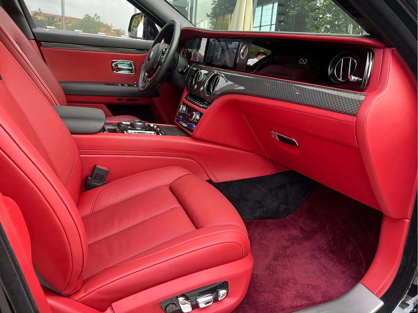 Rolls-Royce Ghost, 2022 11