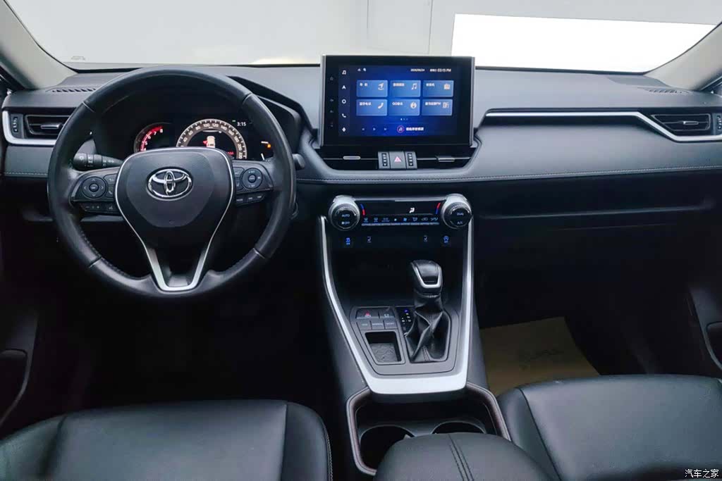 Toyota RAV4, 2023 12