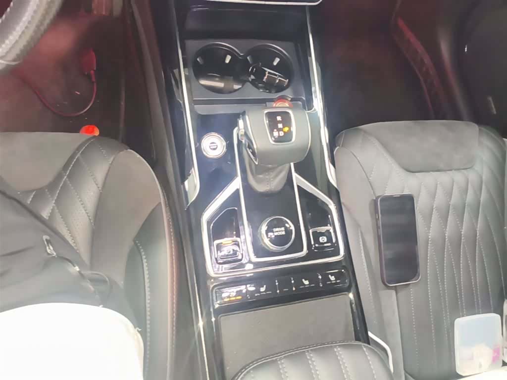 Hongqi HS5, 2022 14