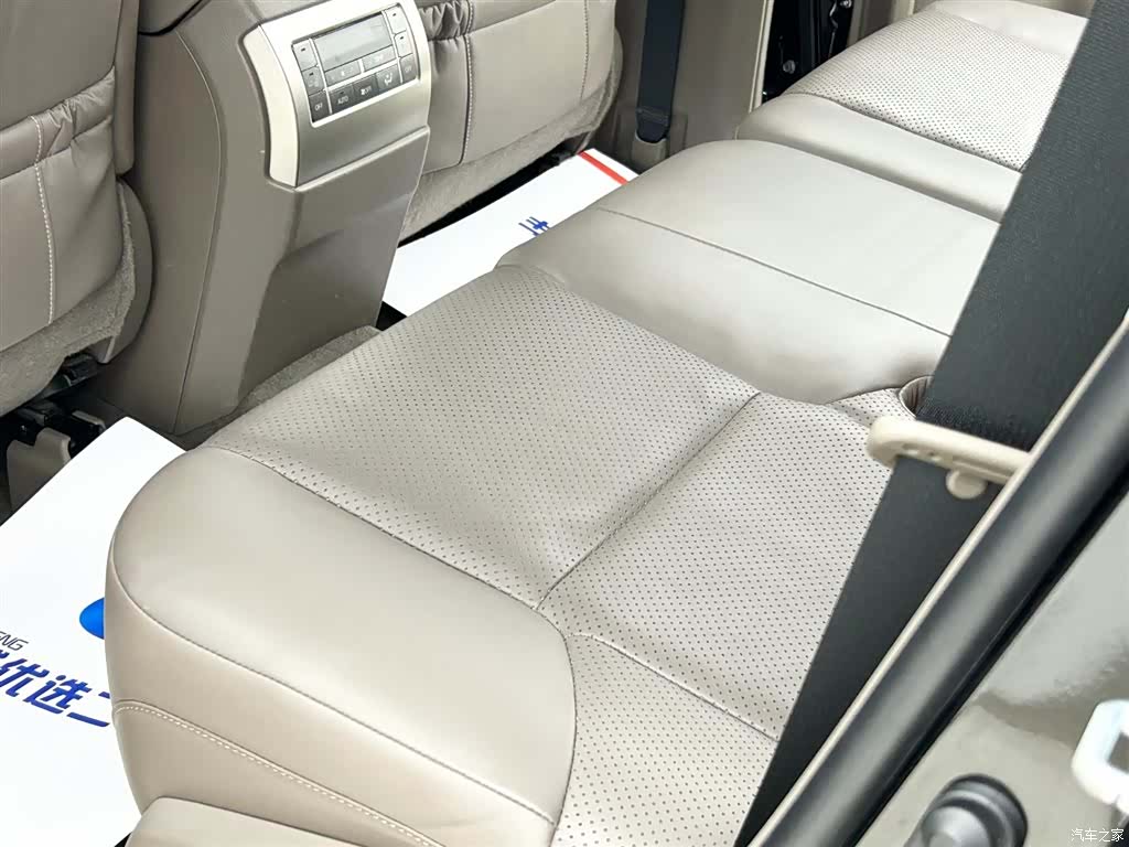 Lexus GX, 2013 8