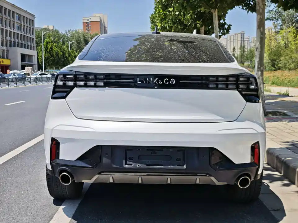 Lynk & Co 05