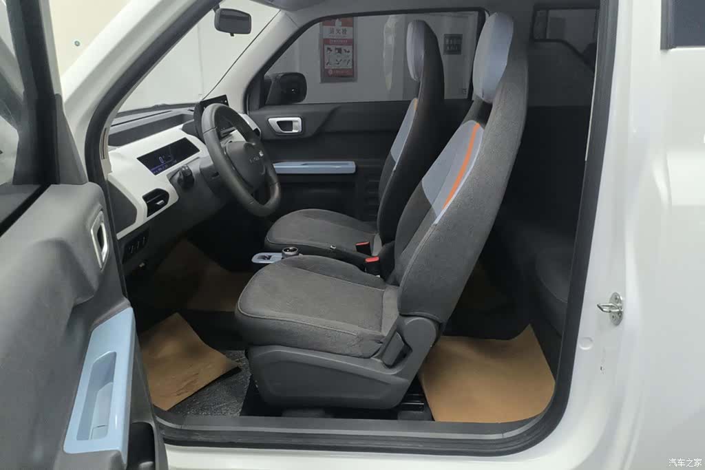 Geely Panda, 2025 9