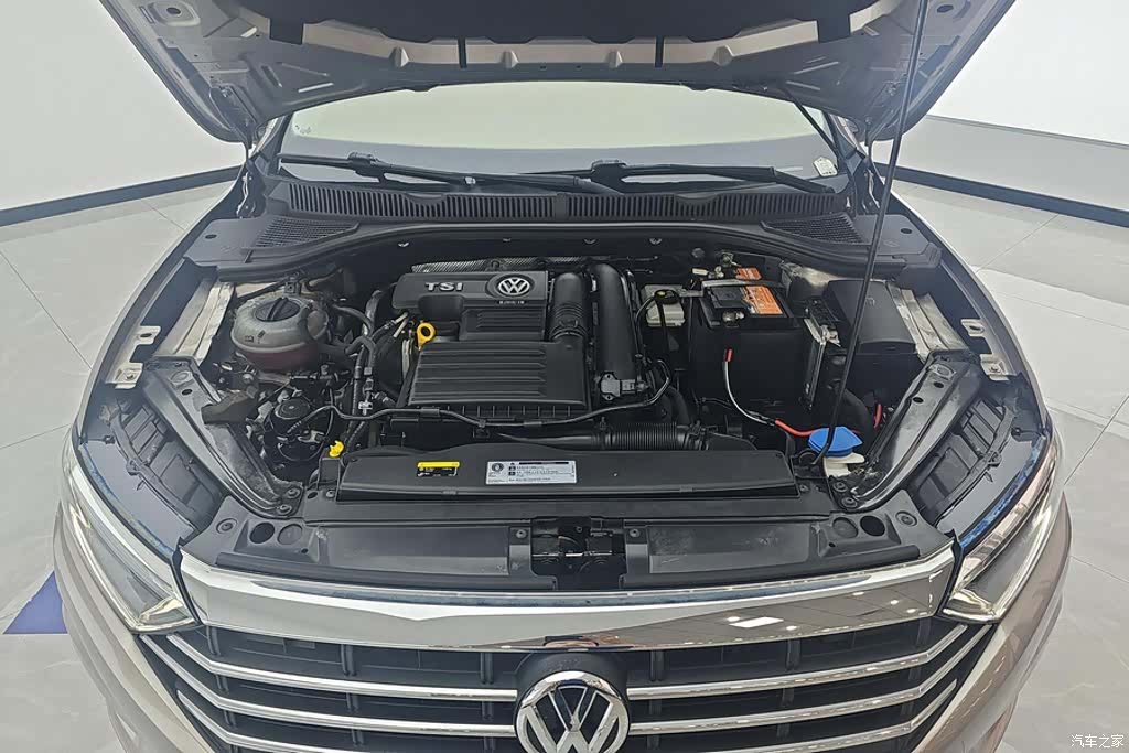 Volkswagen Sagitar, 2020 10