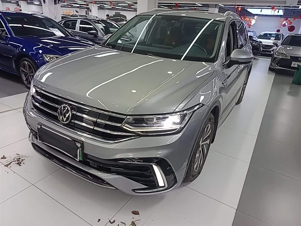 Volkswagen Tiguan L