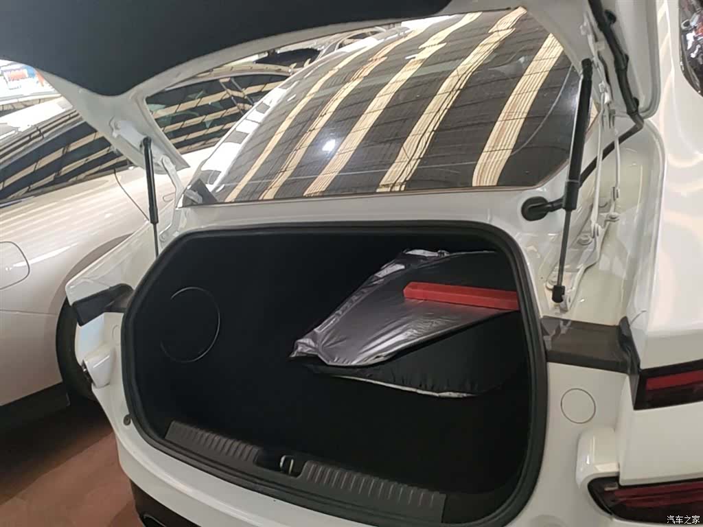 Xpeng P7, 2021 19