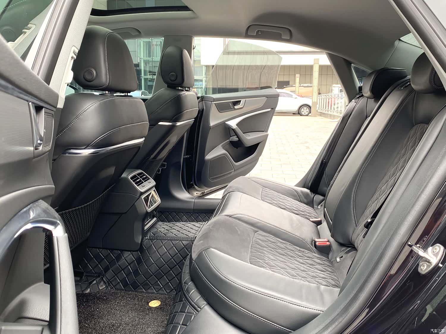 Audi A7L, 2023 3