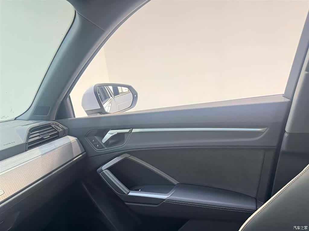Audi Q3, 2024 15
