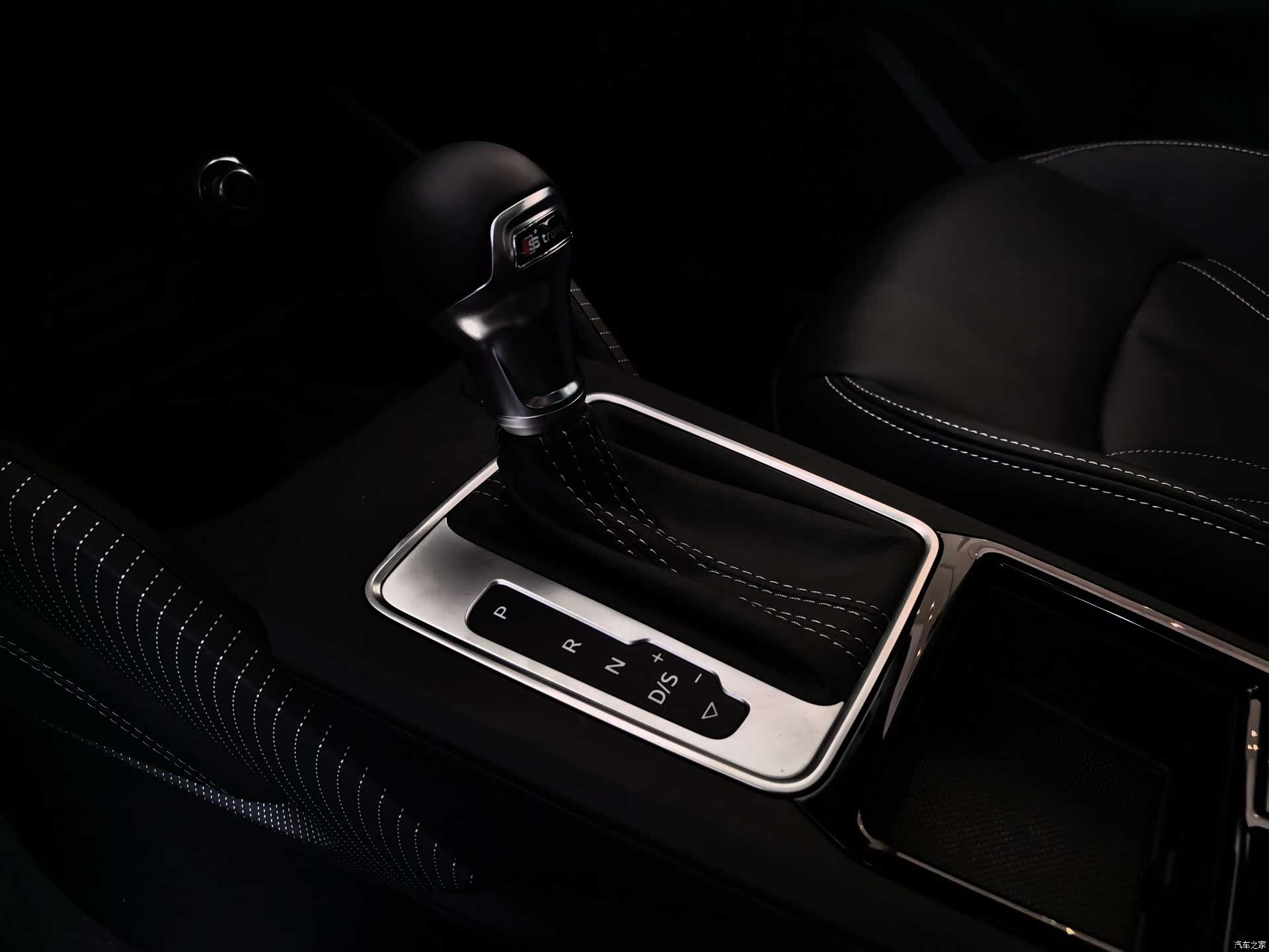 Audi Q2L, 2026 8