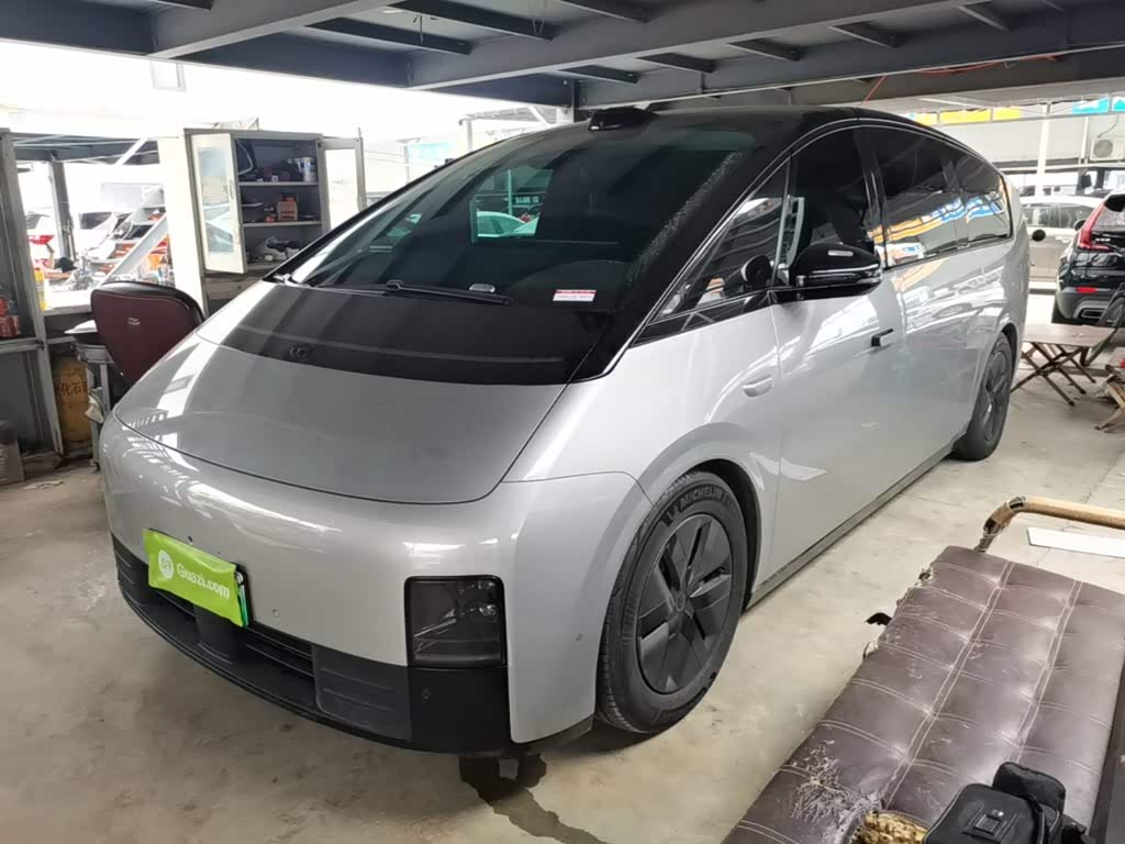 Li Auto MEGA
