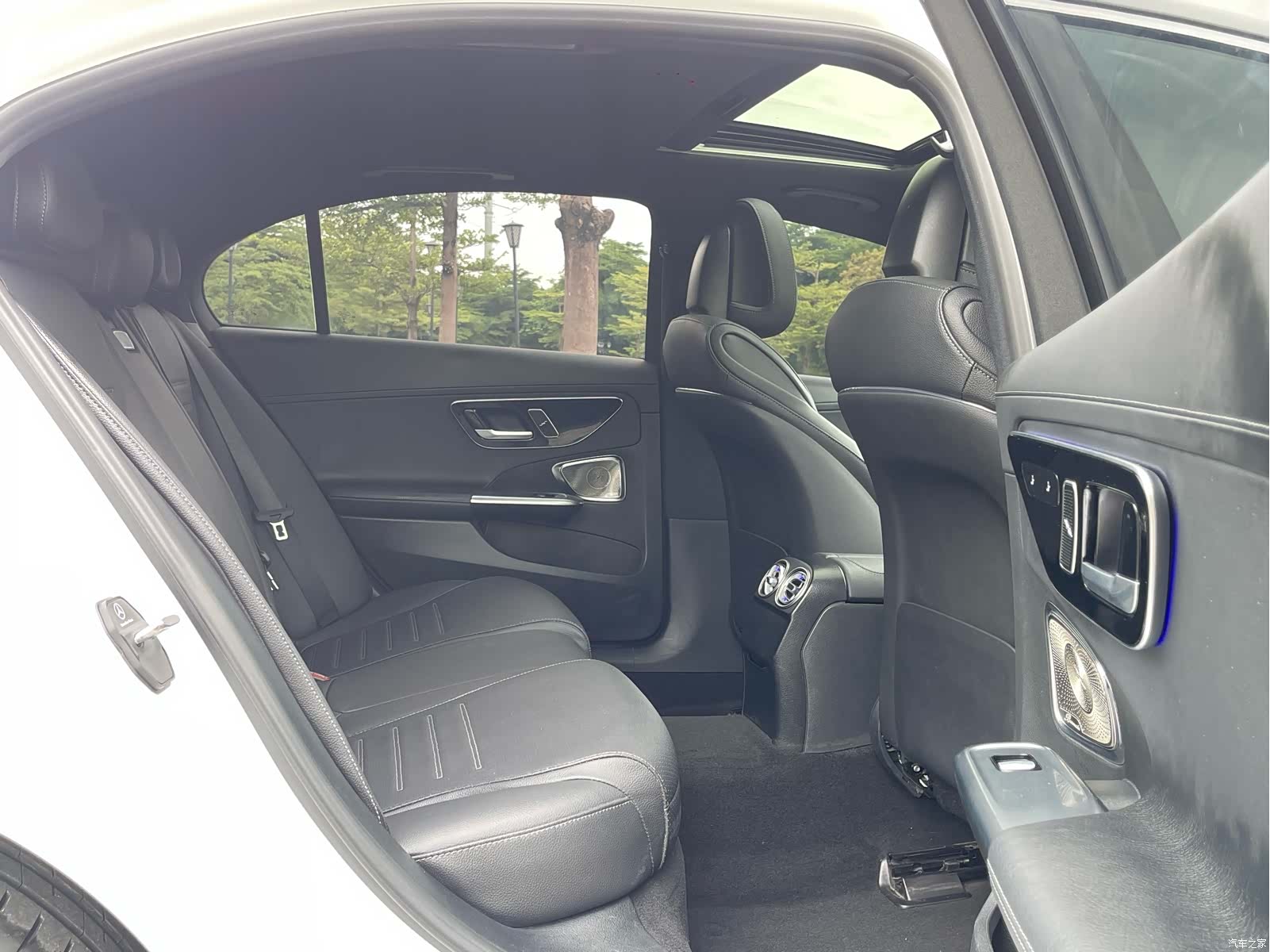Mercedes-Benz C-Class, 2023 17