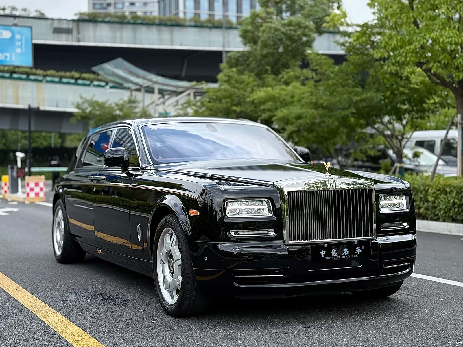 Rolls-Royce Phantom, 2015 3