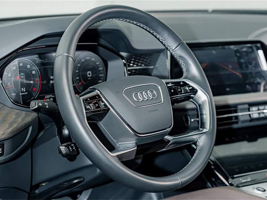 Audi Q6