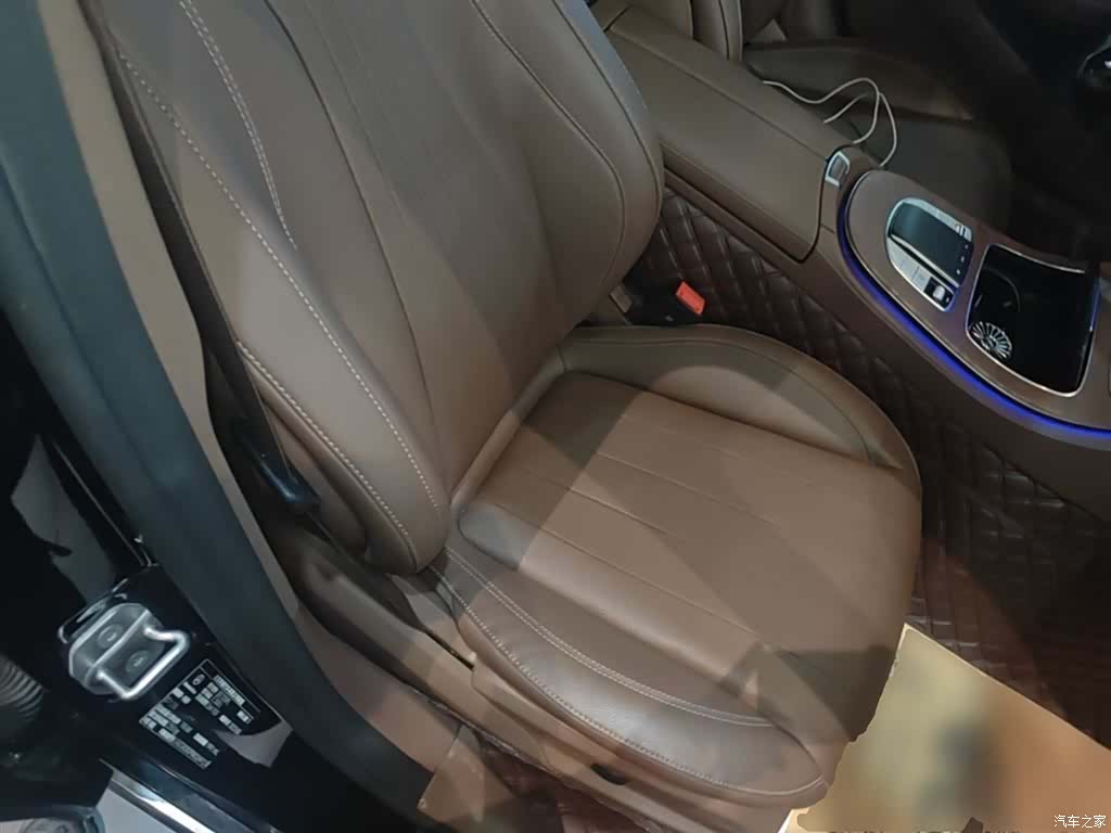 Mercedes-Benz E-Class, 2023 25