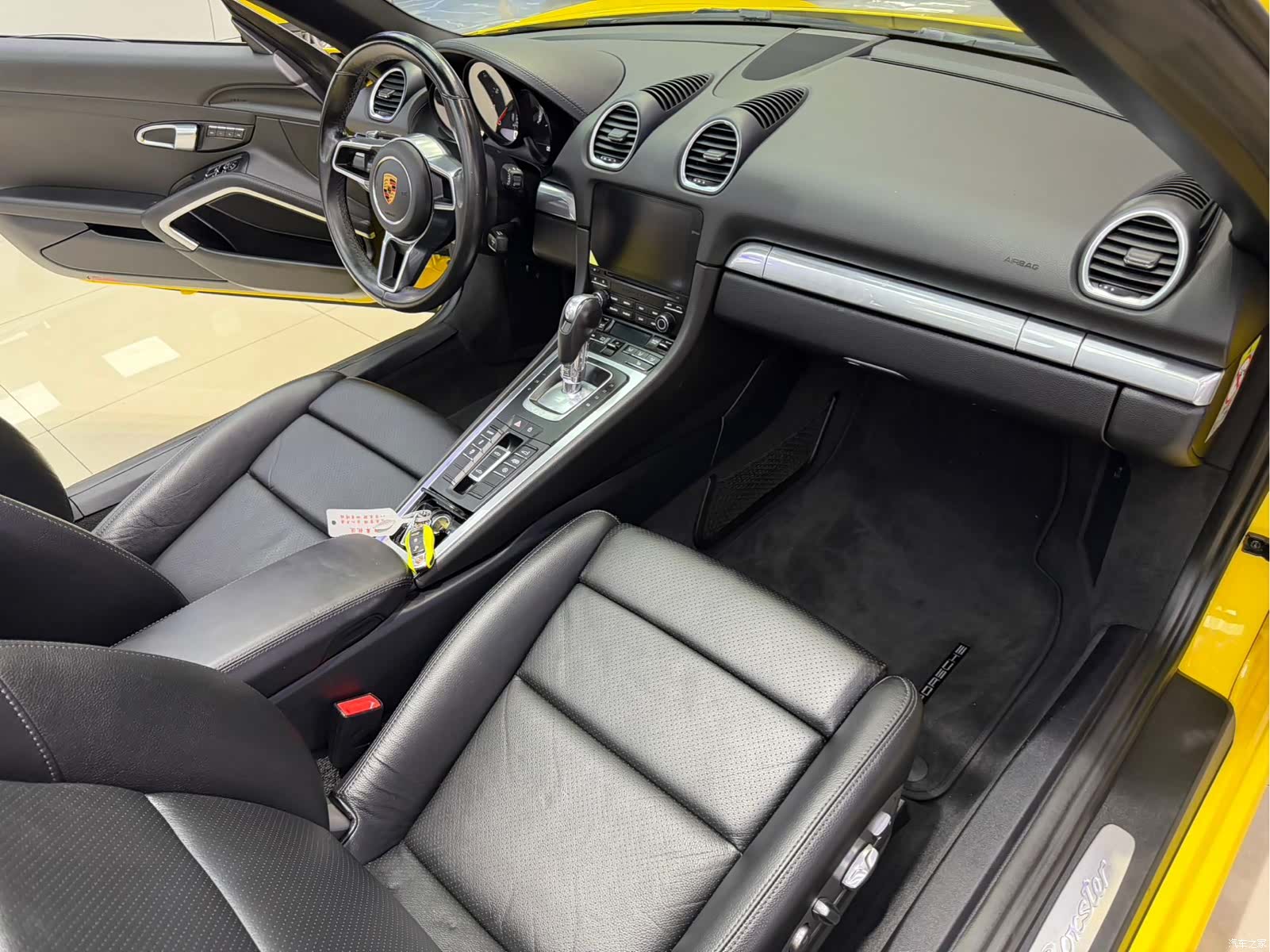 Porsche Boxster, 2019 все фото