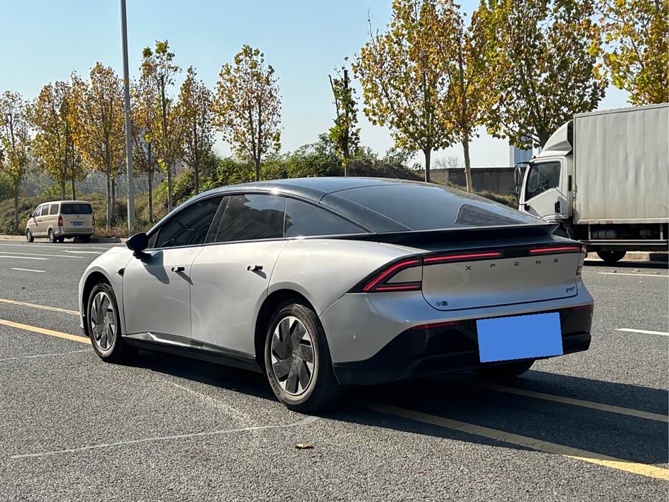 XPENG P7+