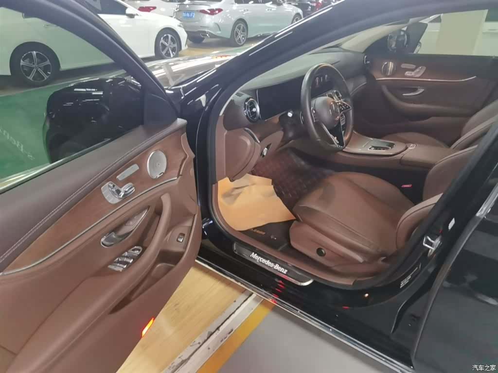 Mercedes-Benz E-Class, 2023 16