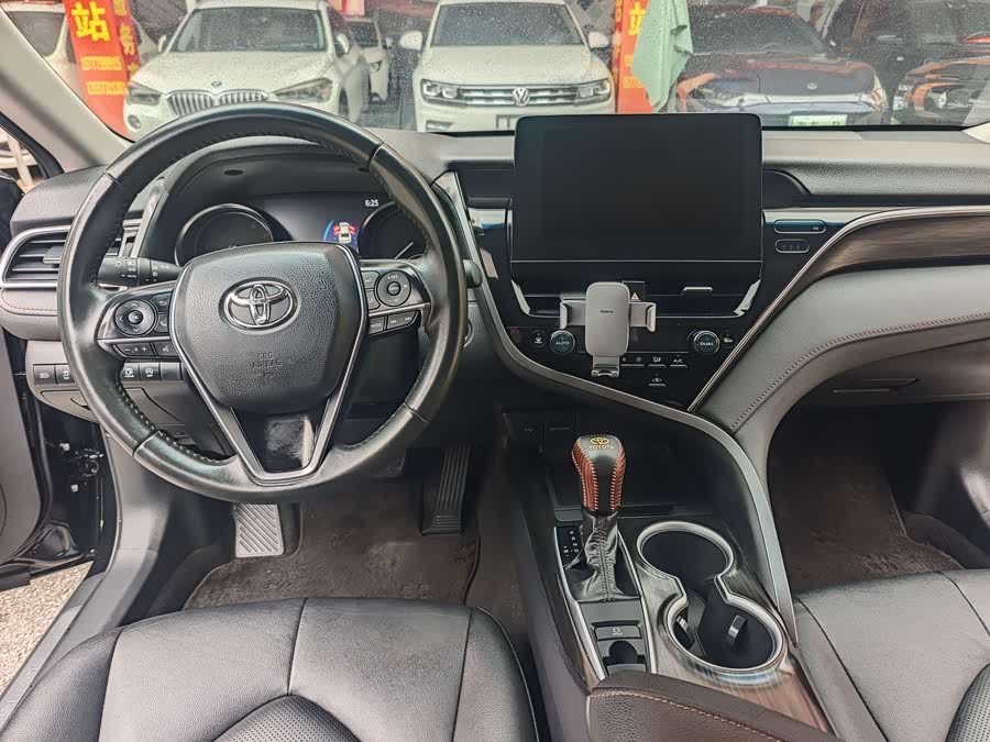 Toyota Camry 2021, фото 13