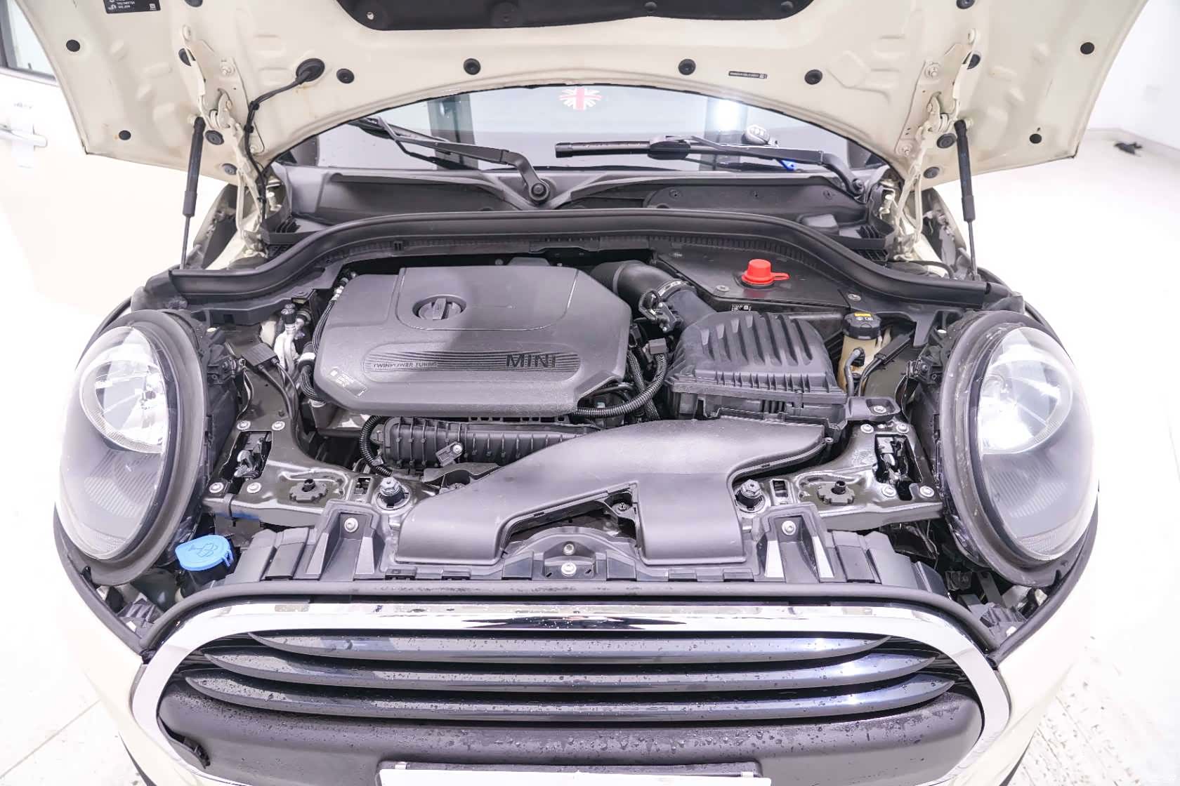 Mini ONE, 2019 22