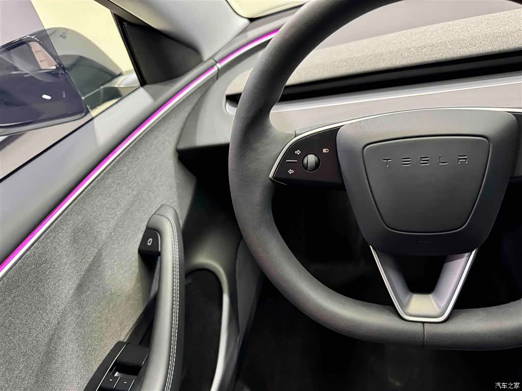 Tesla Model 3, 2024 21