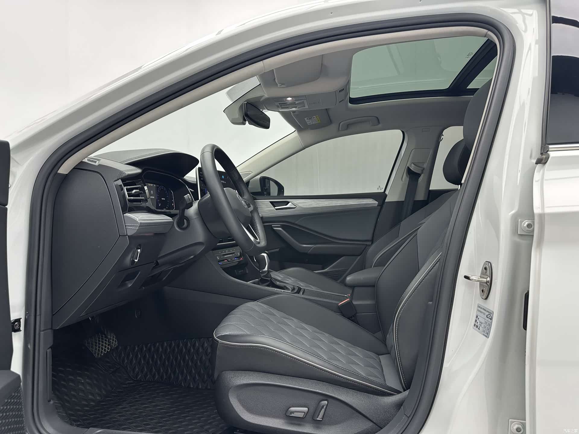 Volkswagen Sagitar, 2022 все фото