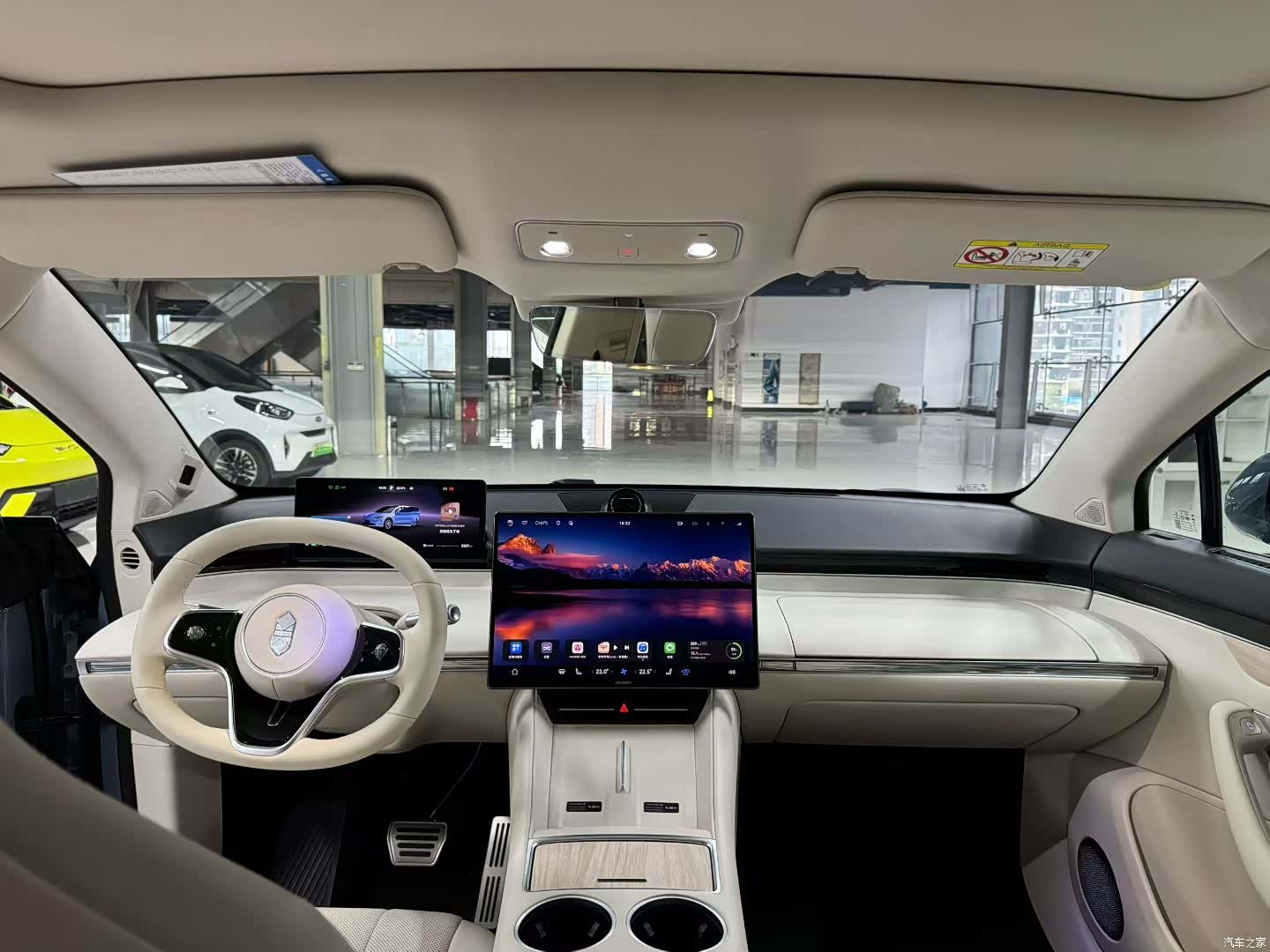 Luxeed R7, 2025 все фото