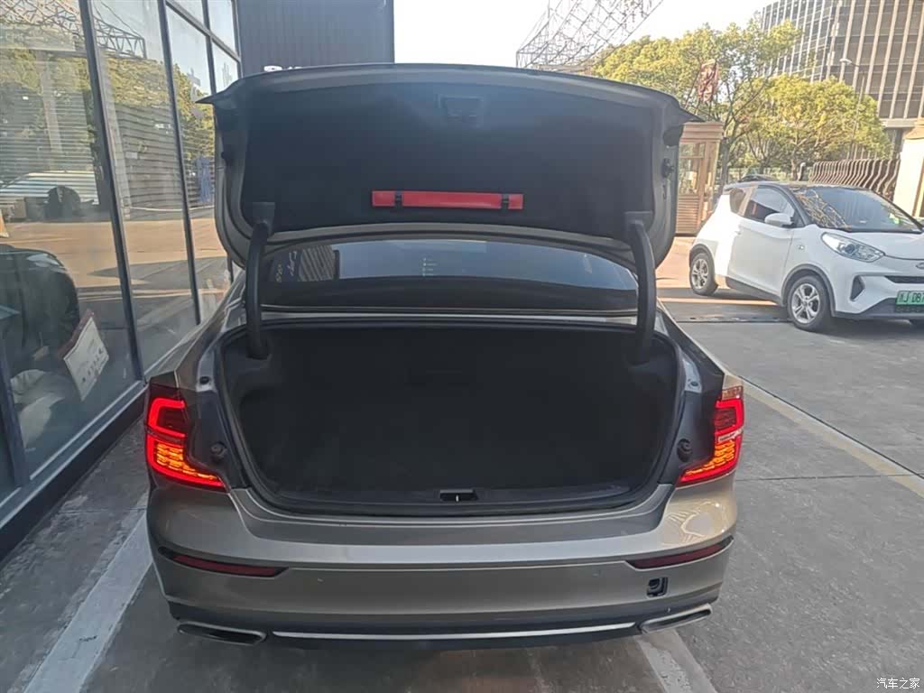 Volvo S60, 2022 19