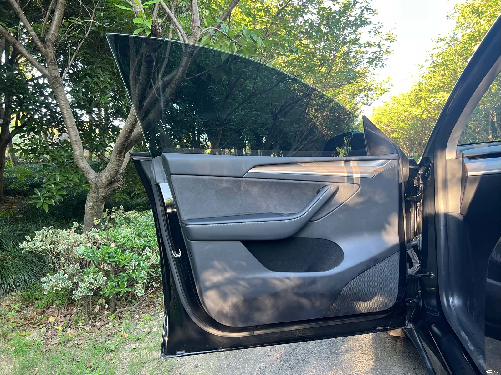 Tesla Model Y, 2022 21