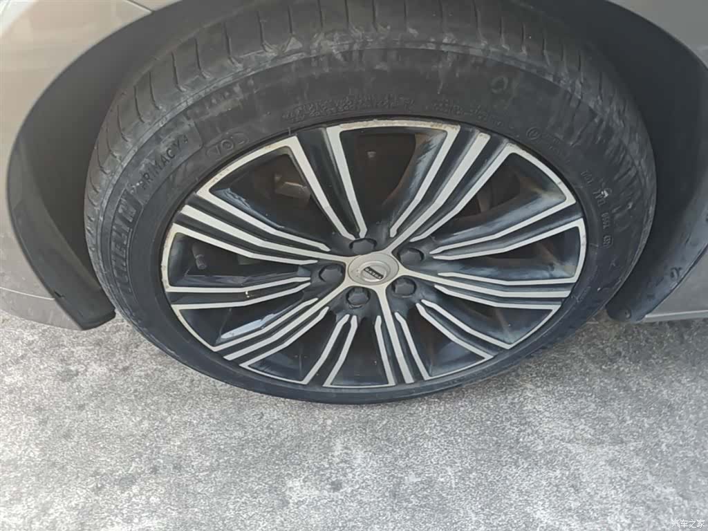 Volvo S60, 2022 23