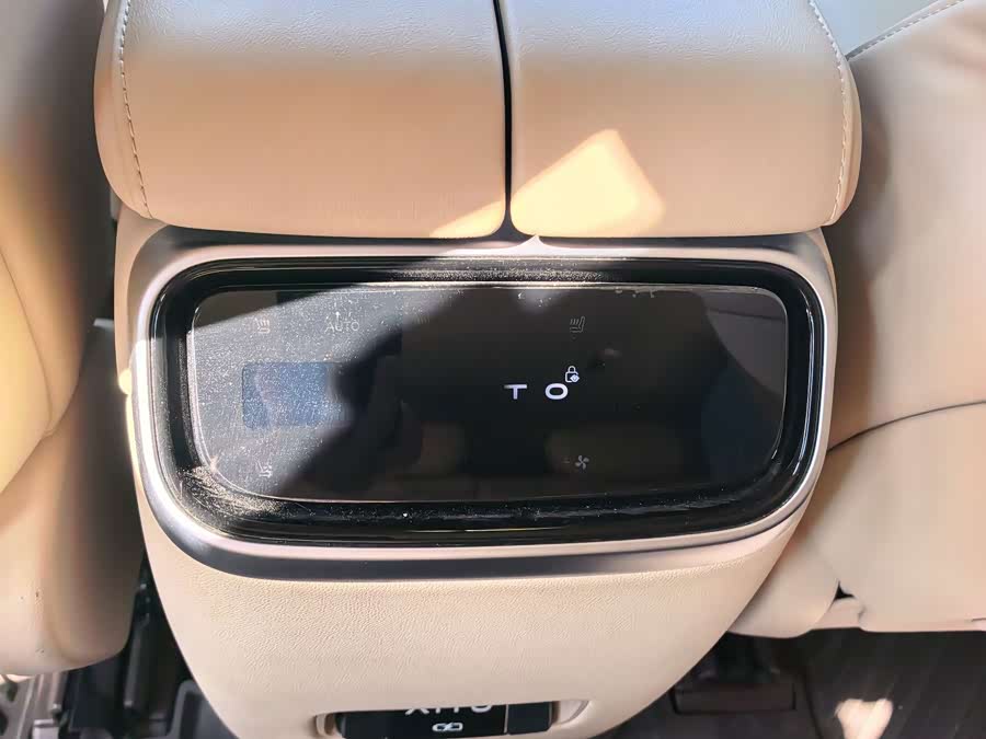 AITO M7 2023, фото 10