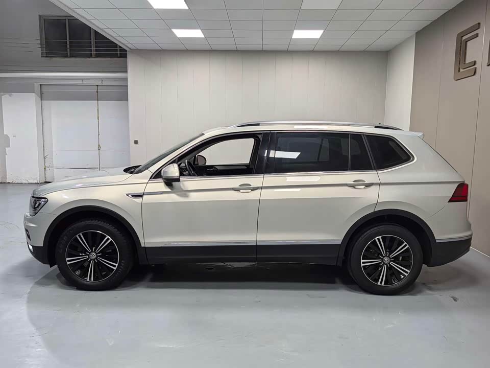 Volkswagen Tiguan L