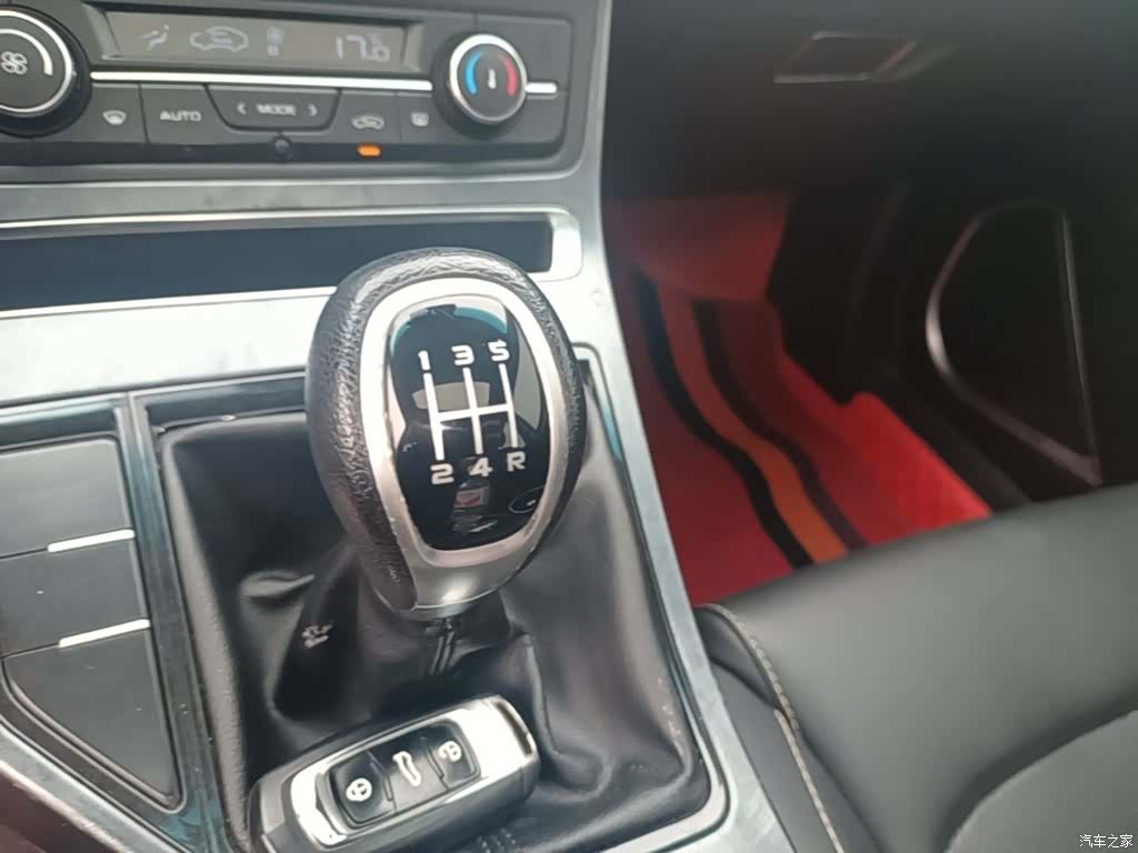 Geely Emgrand, 2019 14