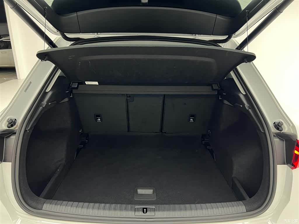 Audi Q3, 2022 12
