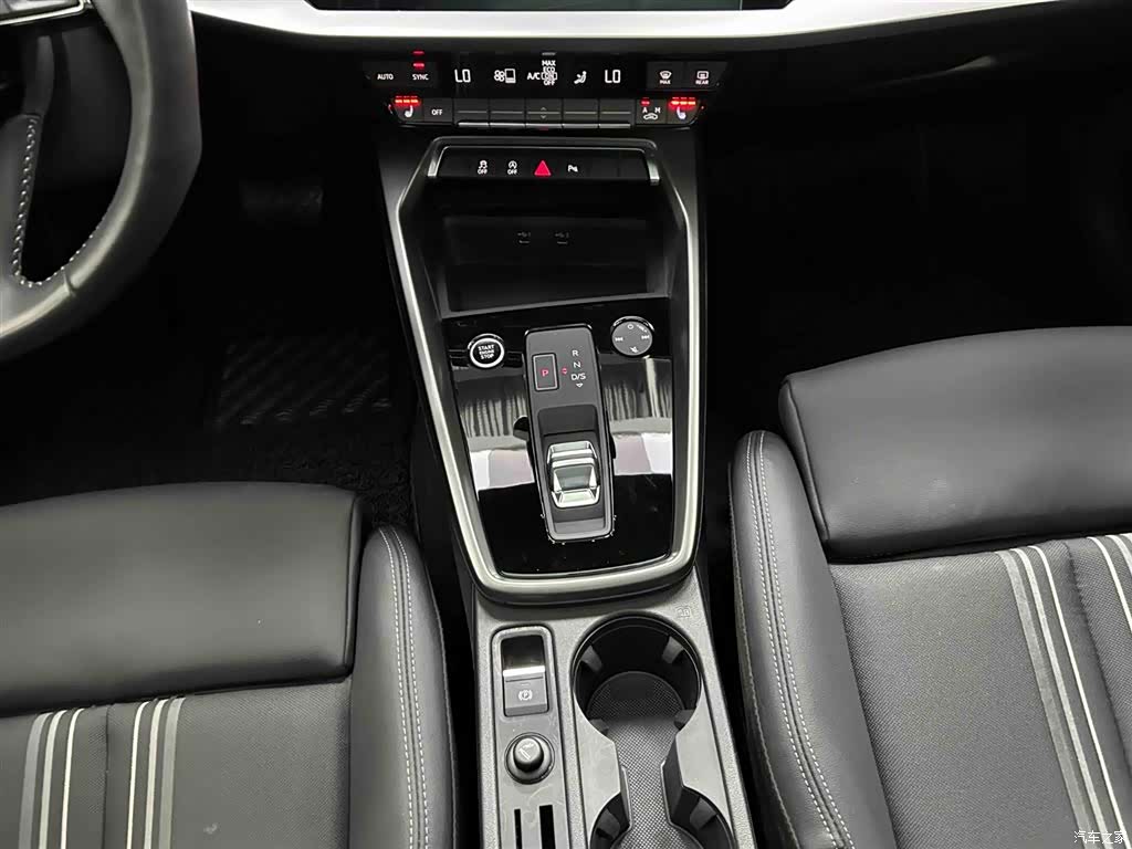 Audi A3, 2022 все фото