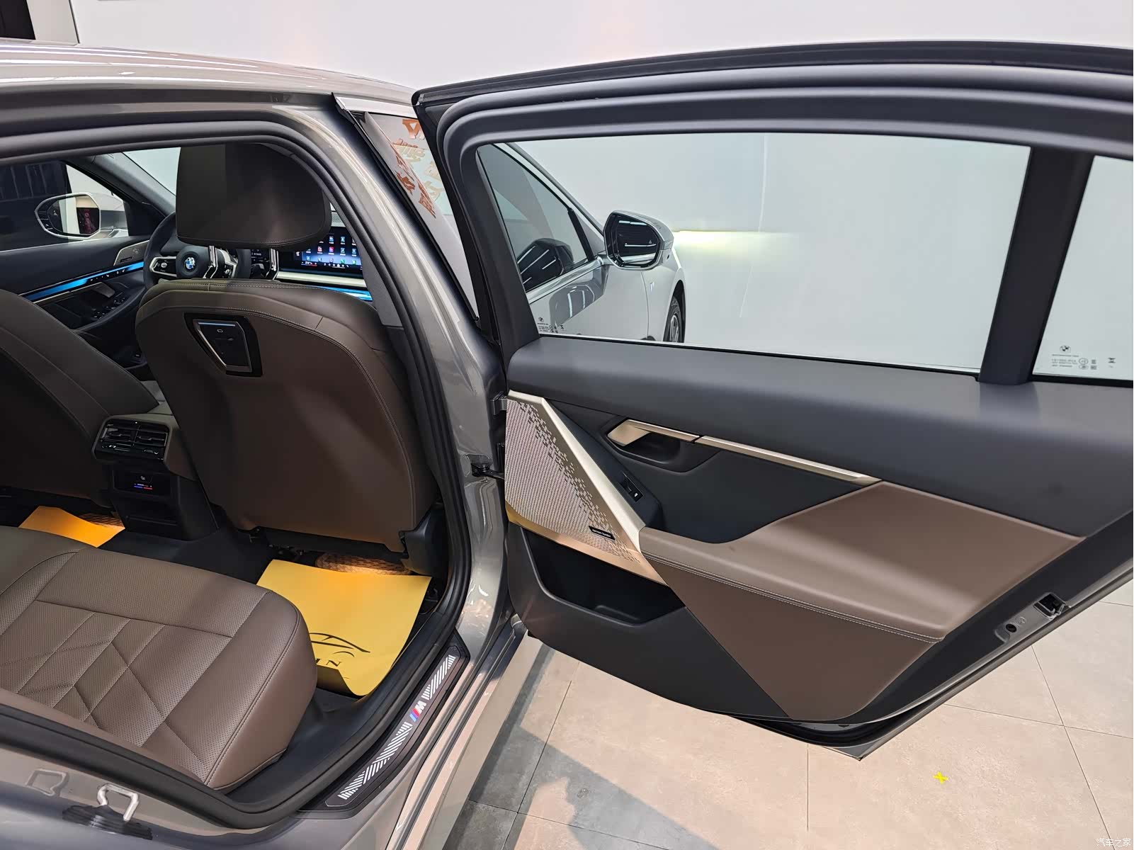 BMW 5 Series, 2024 10