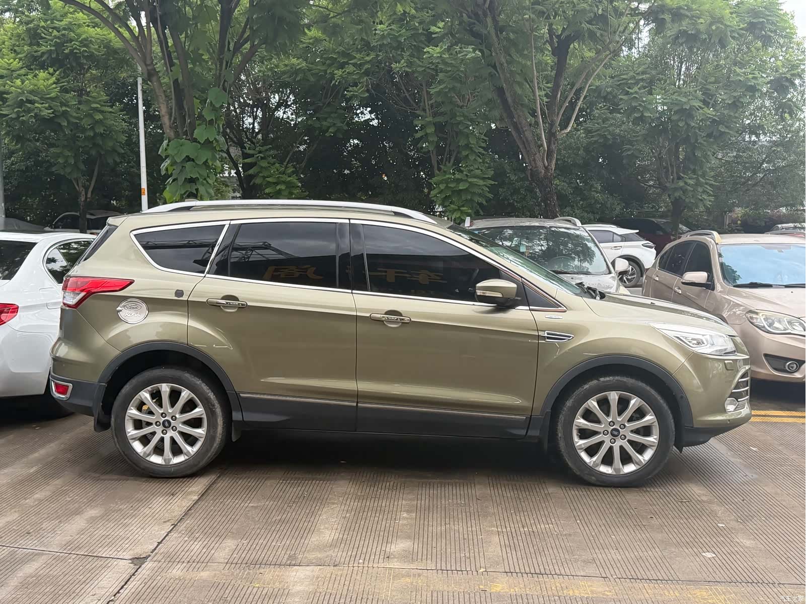 Ford Kuga, 2014 4