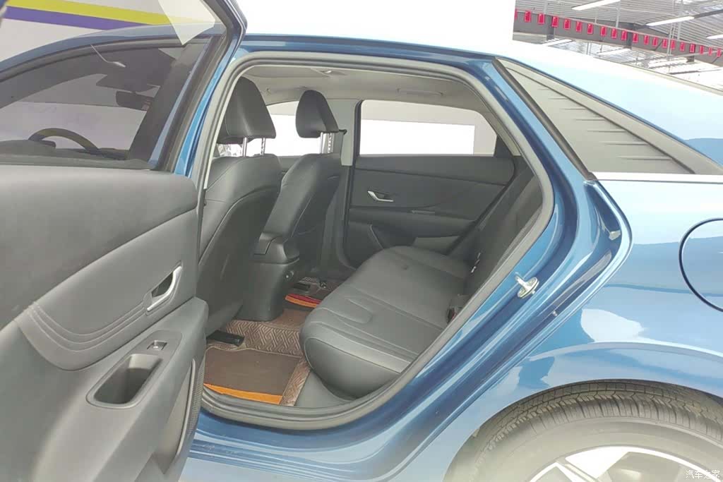 Hyundai Elantra, 2021 11