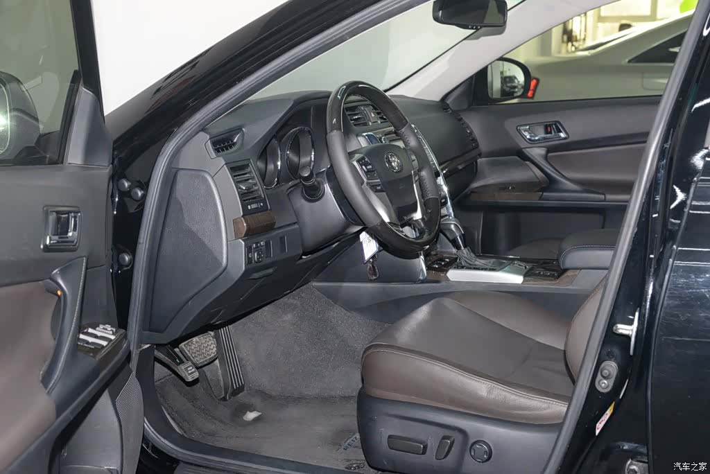 Toyota 2.5V, 2016 11