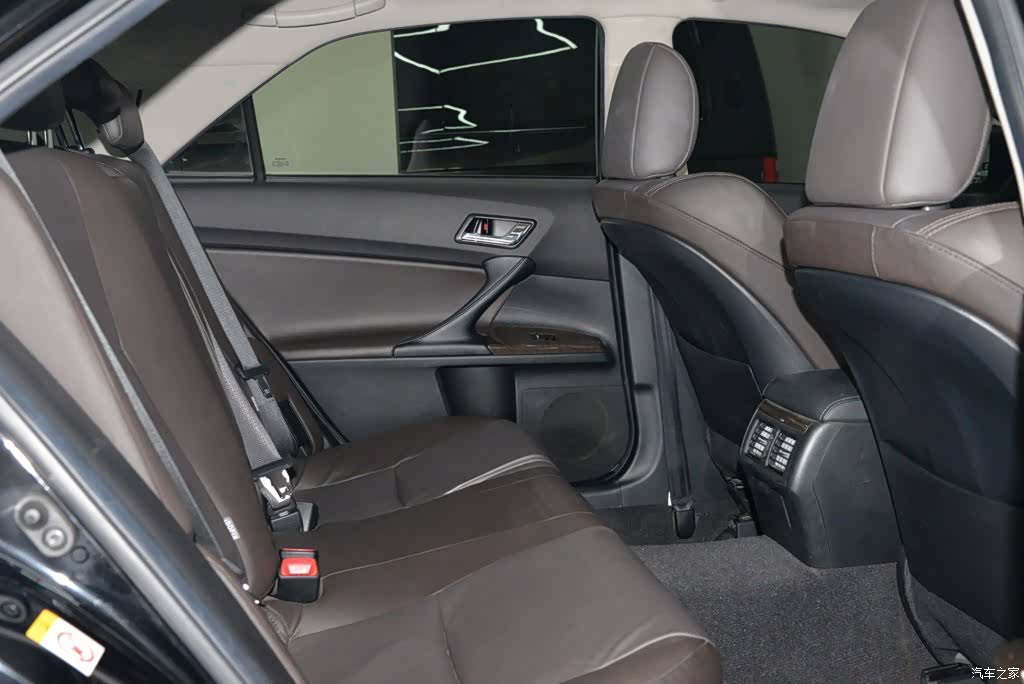 Toyota 2.5V, 2016 17