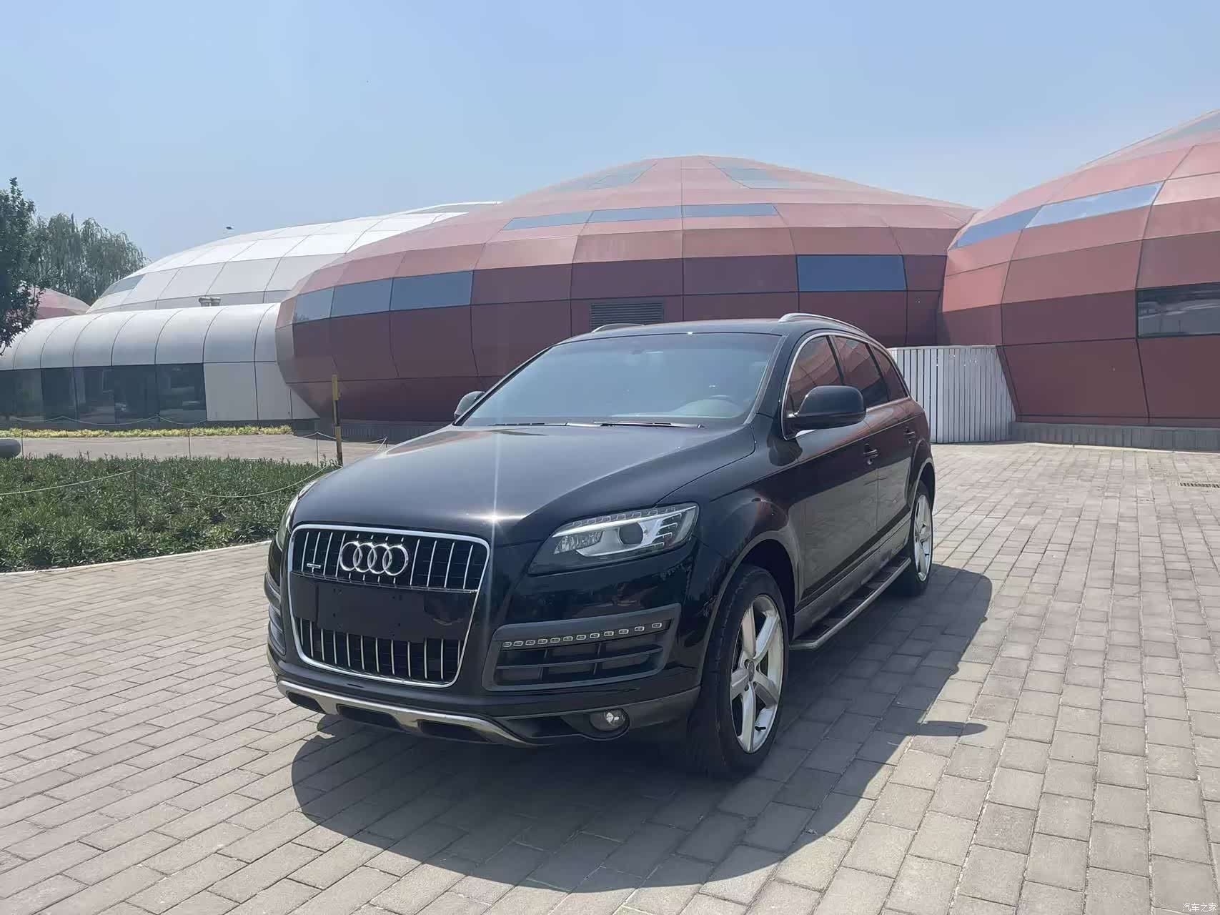 Audi Q7, 2010 1
