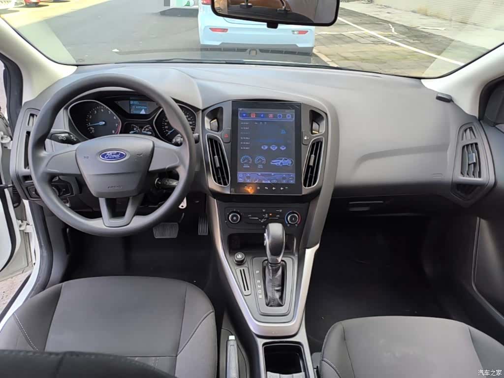 Ford Focus, 2017 10