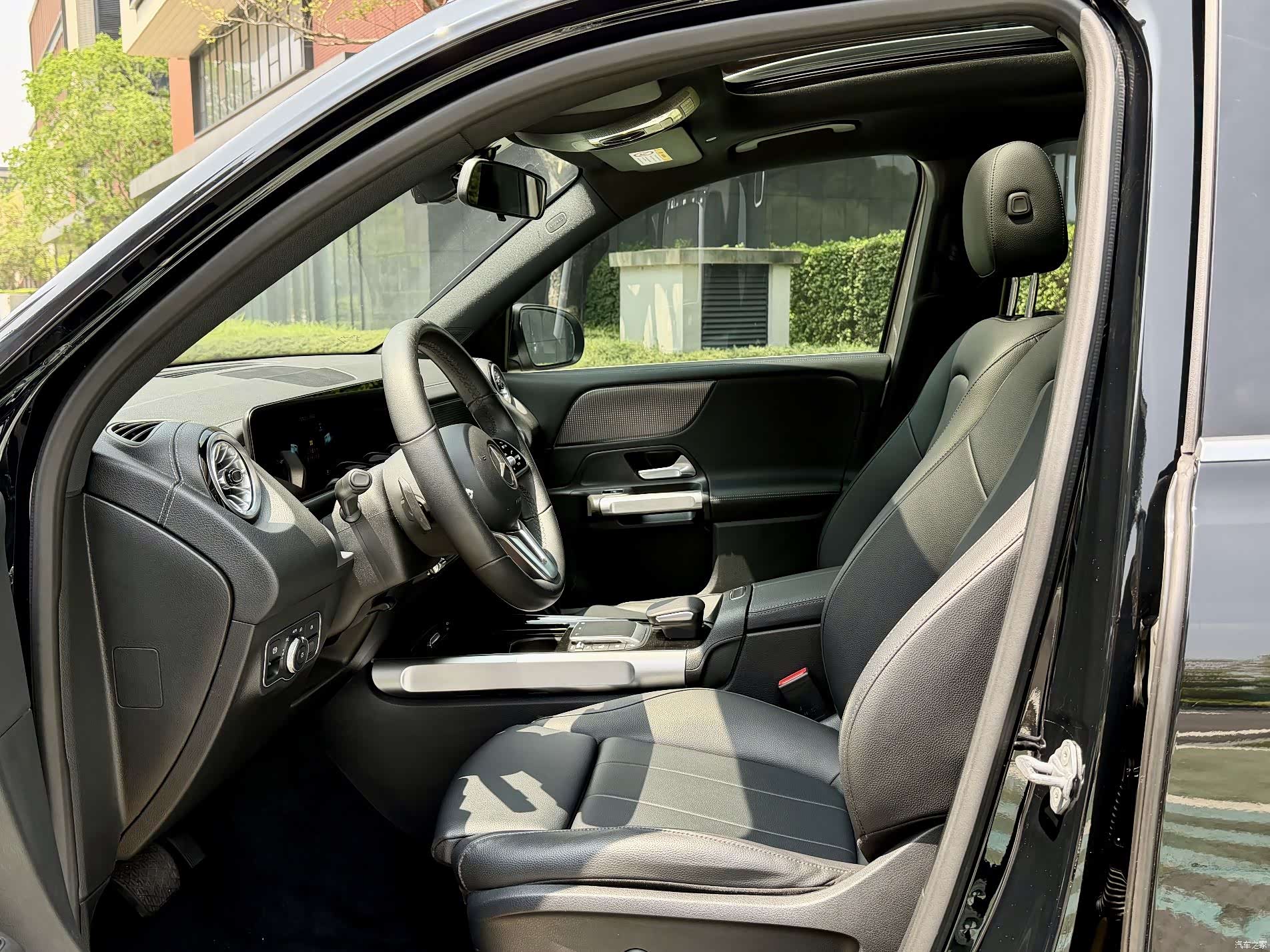 Mercedes-Benz GLB, 2022 28