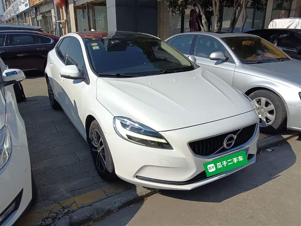 Volvo V40