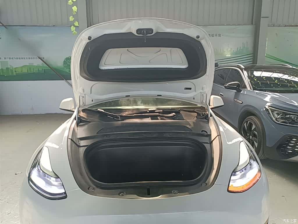 Tesla Model Y, 2023 20