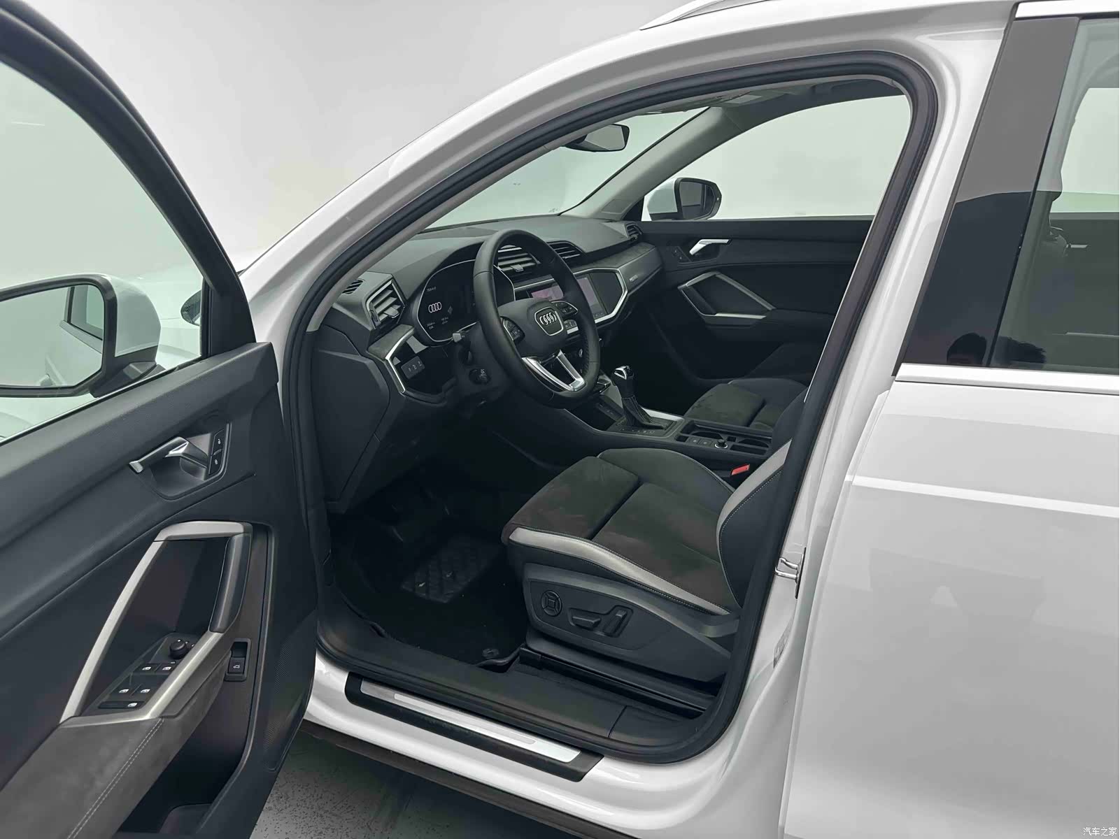 Audi Q3, 2022 9