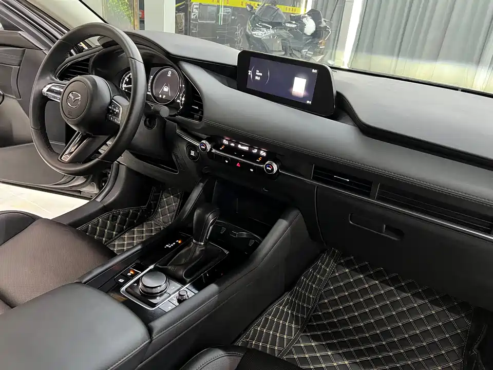 Mazda 3 Angkesaila