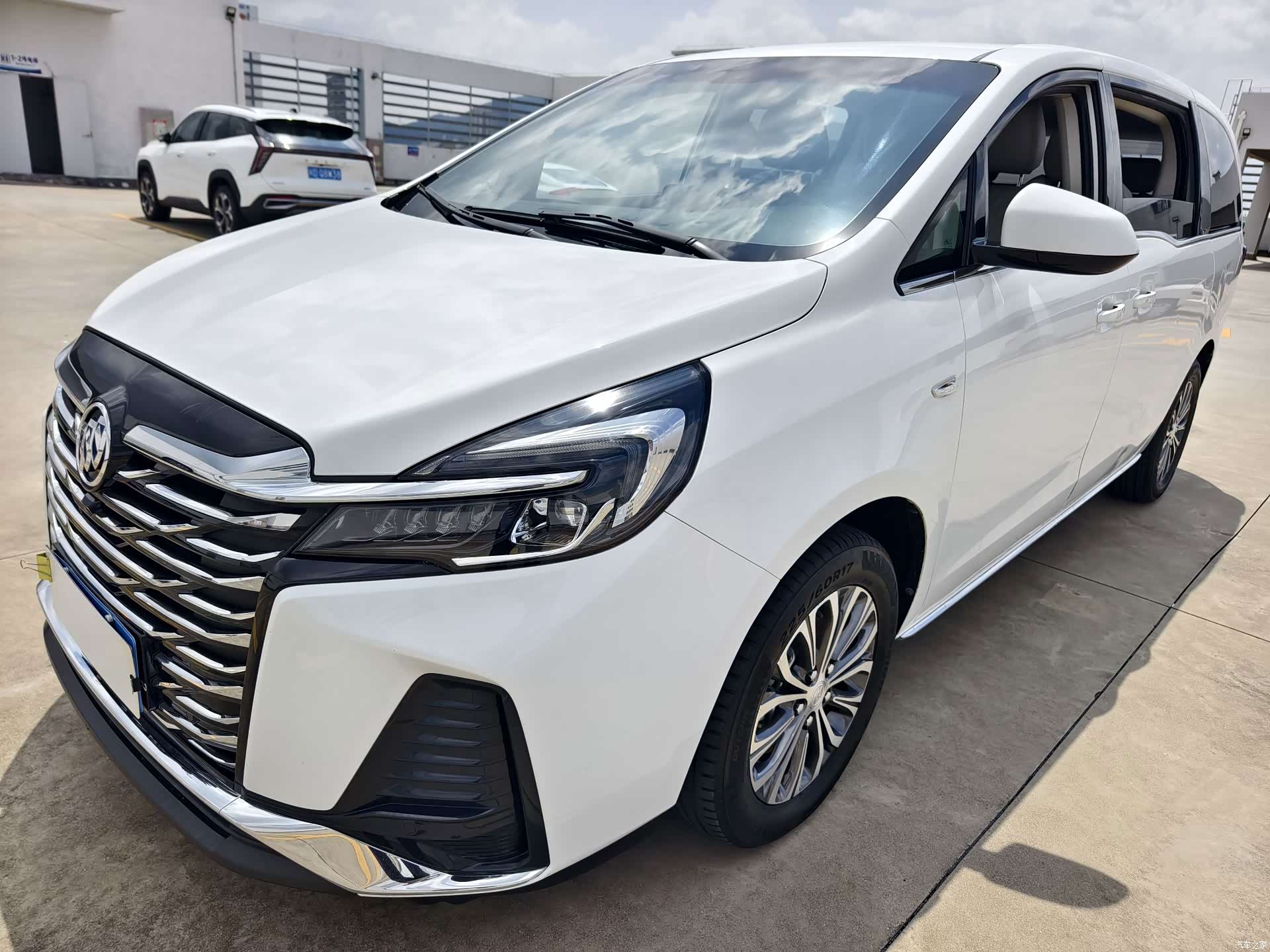 Buick GL8, 2023 1